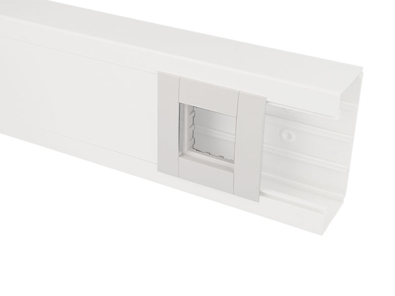 Adaptateur Quadro 45 pour goulotte Efapel 90 et 110 x 50 mm