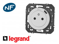 Prise de courant 2P+T 16A surface+ chargeur type C Legrand Dooxie™ à composer